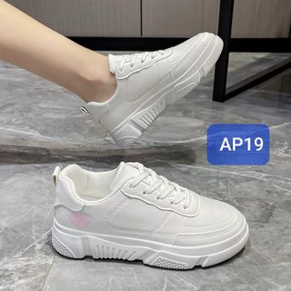 Giày thể thao trắng chất da mềm phối họa tiết trái tim hồng AP19