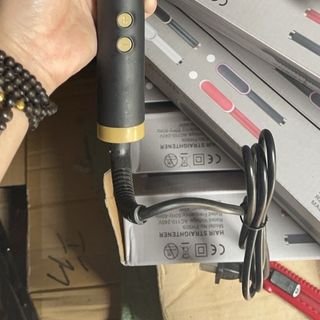 Lược Điện Chải Tóc, Lược Điện tạo Kiểu Tóc,Lượt Điện 3in1 Đa Năng Tạo Kiểu Tùy Sở Thích

Lược Điện Chải Tóc Tạo Kiểu Chuyên Nghiệp - Kiêm Máy Uốn Duỗi Ép Tóc Tạo Kiểu Nhanh Chóng