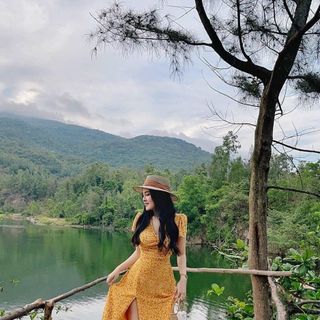 Đầm maxi đi biển dáng dài xẻ tà cổ V sexy quyến rũ