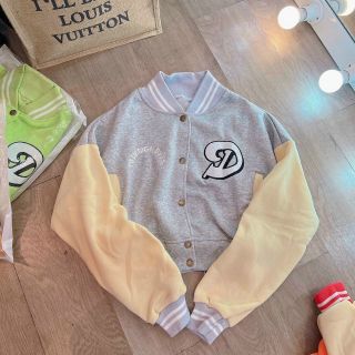 Áo khoác crotop kiểu bomber nút bấm logo thêu chữ D
