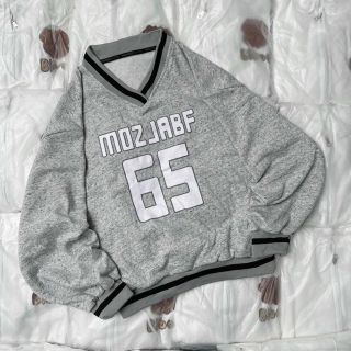 Áo sweater tay phồng logo in số 26 đẹp xuất sắc