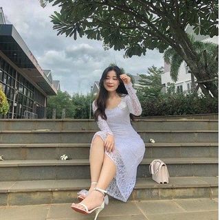 Đầm body nữ mHÌNH THẬT dự tiệc tay dài cổ vuông kèm hoa ngực chất liệu vải ren cao cấp