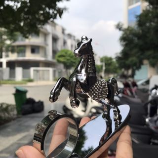 Tượng nước hoa trang trí ô tô Ngựa đính đá