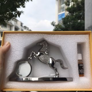 Tượng nước hoa trang trí ô tô Ngựa đính đá