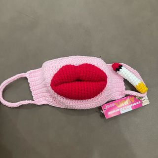 Khẩu trang môi hot trend