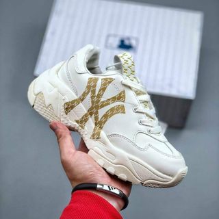Giày thể thao unisex