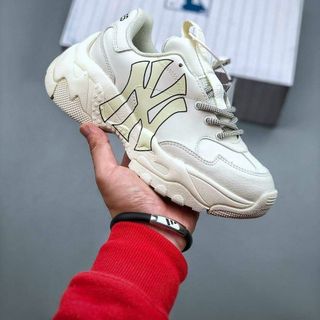 Giày thể thao unisex