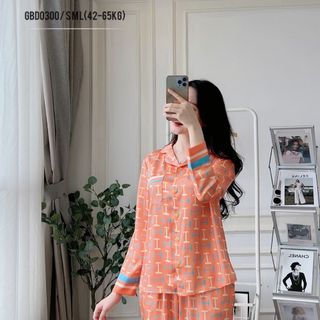 Pijama lụa Vic họa tiết chữ i