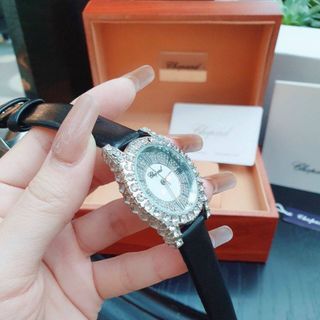 ĐỒNG HỒ CHOOPARD DA NGỌC TRINH THỜI TRANG