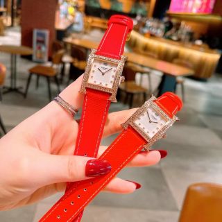 ĐỒNG HỒ HERRMES VUÔNG MINI HOT
