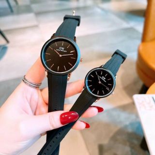 ĐỒNG HỒ D W ICONIC MOTlON COUPLE HOT