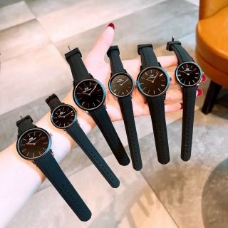 ĐỒNG HỒ D W ICONIC MOTlON COUPLE HOT
