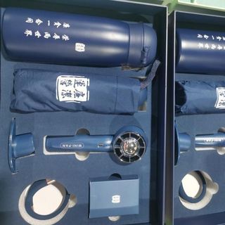 Set bộ Quà Tặng In LOGO THEO YÊU CẦU , set bình thông minh 4món , bình , dù , quạt , vòng tay