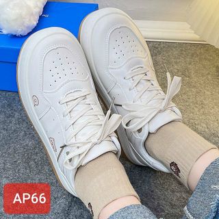 Giày thể thao thời trang nữ màu trắng họa tiết gấu siêu xinh AP66