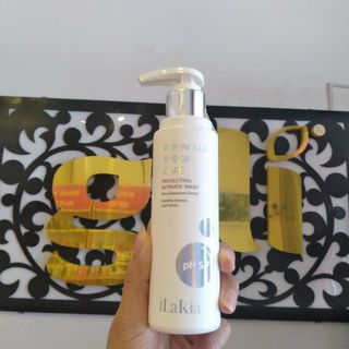Dung Dịch Vệ Sinh Phụ Nữ ILAKIA Cấp Ẩm 150ml - Hàn Quốc