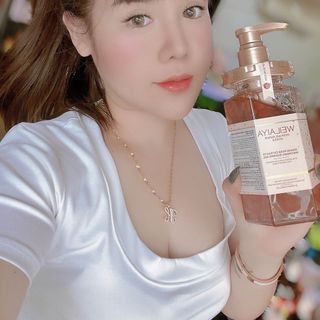 Sữa tắm trắng da Tuỷ Mật Hoa Hồng Damask WEILAIYA
