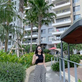Set bộ áo thun croptop quần suông caro