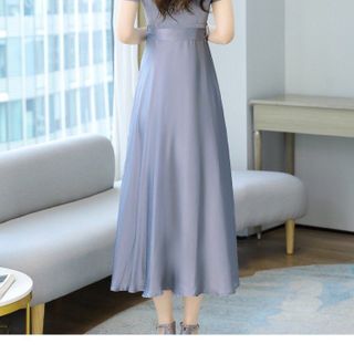 ĐẦM PHI XÒE CỔ V THẮT EO – DT1673