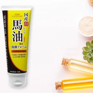 SỮA RỬA MẶT GIỮ ẨM DA CHIẾT XUẤT DẦU NGỰA LOSHI 120g - NHẬT
