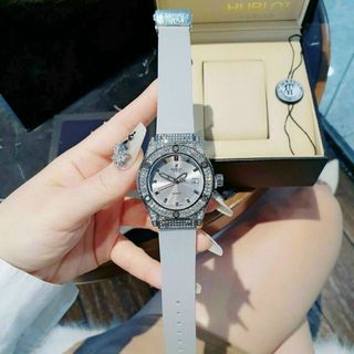 ĐỒNG HỒ HUBLOT HAl VIỀN ĐÁ CẶP