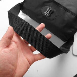 Túi xách nam, túi đeo chéo thời trang nam, chất liệu vải 100% polyester • Size | 28cm x 23cm x 8cm