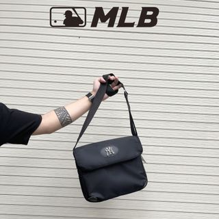 Túi xách nam, túi đeo chéo thời trang nam, chất liệu vải 100% polyester • Size | 28cm x 23cm x 8cm