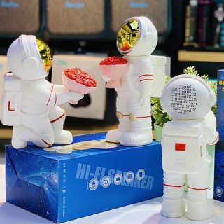 Loa Bluetooth Phi Hành Gia Kèm Đèn Led Siêu Đẹp Âm Hay - Bảo Hành Lỗi Đổi Mới
