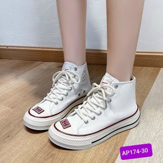 Giày thể thao chất vải màu trắng dáng basic AP174