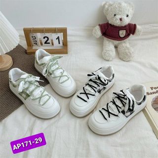Giày thể thao nữ màu trắng phối sọc caro xinh xắn AP171