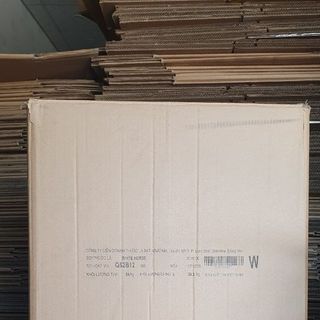 Thùng Carton đựng nguyên liệu nhập từ Nước Ngoài.