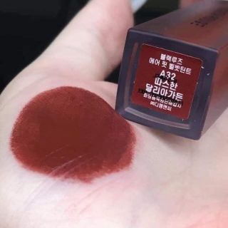 Son Blackrouge A32 đỏ nâu trầm