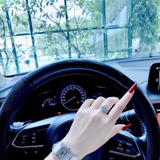 Đồng hồ nữ cao cấp HERRRMES HEURE H DIAMOND