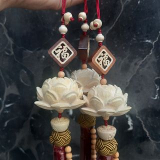 Khánh sen treo xe gỗ đàn hương