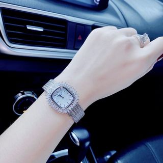 Đồng hồ nữ cao cấp PATEK PHILIPPE SATINE MẶT KHẢM TRAI về lại
