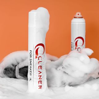 CHAI XỊT BỌT VỆ SINH GIÀY QCLEANER 300ML