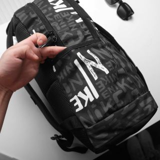 Ba lô nam, Ba lô nam cao cấp, chất liệu 100% polyester cty• Có nhiều ngăn và cả ngăn được laptop • Full phụ liệu xịn , tem tag • Size | 48 x 30 x 16 (cm)