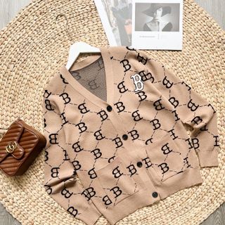 Áo khoác len Cardigan thêu chữ B L002