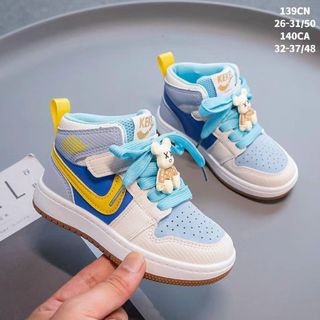 Giày thể thao trẻ em cổ cao quai dán phối dây buộc gắn sticker gấu 139