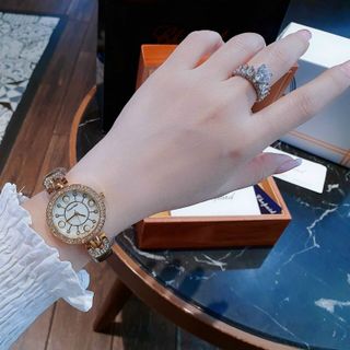 ĐỒNG HỒ C K NỮ ĐÍNH NGỌC TRAI HOT HOT