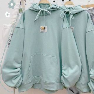 Áo hoodie thêu dán lên form đẹp, tay phồng