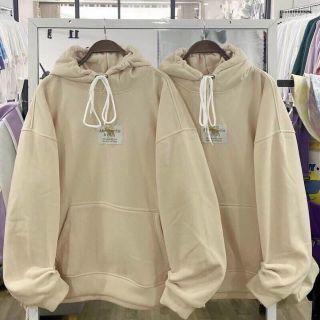 Áo hoodie thêu dán lên form đẹp, tay phồng