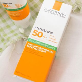 Kem Chống Nắng Không Màu Kiểm Soát Dầu La Roche-Posay Anthelios Gel Creme Anti-Brillance SPF 50+ UVB & UVA