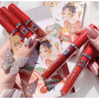 Set son cô gái 5 cây đỏ