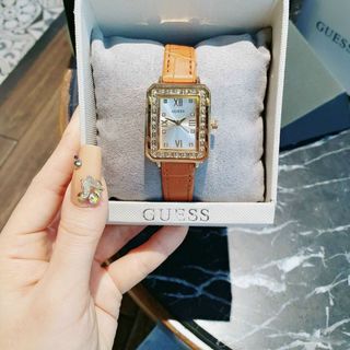 ĐỒNG HÒI GUEESS DÂY DA THỜI TRANG