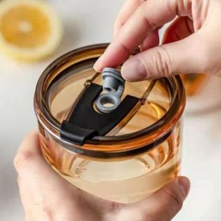 Cốc nước viền da kèm ống hút