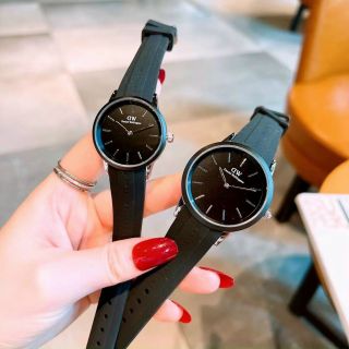 ĐỒNG HỒ D W ICONIC MOTION COUPLE