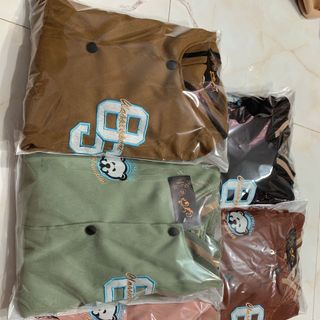 ÁO KHOÁC DA LỘN BOMBER NỮ NÚT BẤM thÊU HÌNH 8S GẤU
