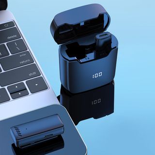 Micro Thu Âm Không Dây D68 HD Design Có Dock Sạc , Míc Thu Âm Không Dây Khử Tiếng Ồn - Phù hợp Livetream -Quay Video - Ghi Âm Cho Điện Thoại Chân Type C và Lightning