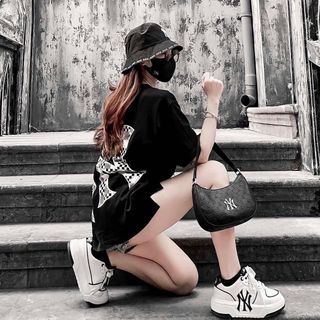 Túi xách MLBb KẸP NÁCH sz25 , K hộp, có bọc seal ,Hàng Like auth, có logo mã cod
