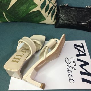 Dép guốc nữ quai chéo da mềm màu kem da CG0038